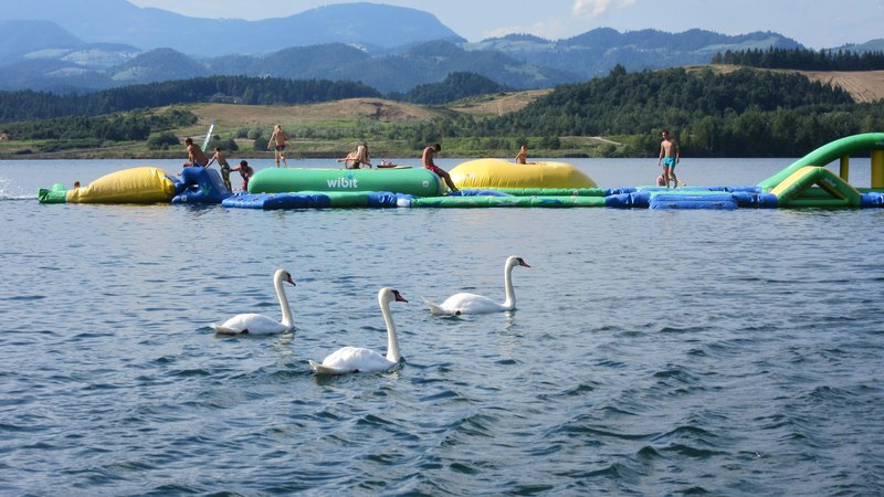 Fotografija: Velenjsko jezero nudi številne vodne užitke. Foto: Špela Kuralt