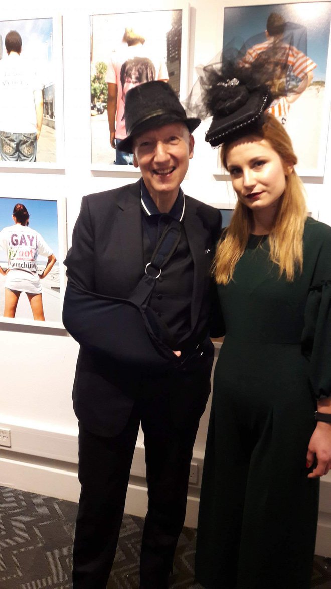 Špela Strašek se je s svojim delom predstavila tudi na londonskem tednu klobukov London Hat Week in tam spoznala največjega mojstra obrti Stephena Jonesa. Foto: Osebni Arhiv