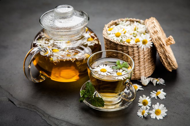 Pri čaju v razsutem stanju se v večji meri ohranijo koristne učinkovine. Foto: George Dolgikh/Shutterstock