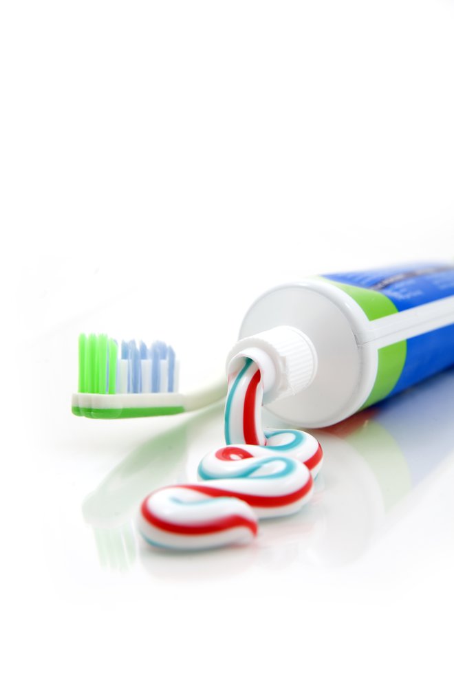 Če v telo vnesemo preveč fluorida, se to odraža v zobni fluorozi. Foto: Shutterstock