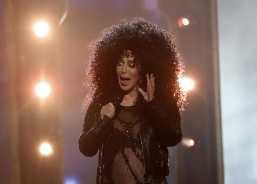 Glasbena ikona Cher zavrtela čas nazaj
