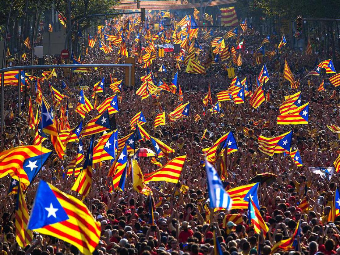 Katalonija razglasila neodvisnost, potem so ji odvzeli avtonomijo