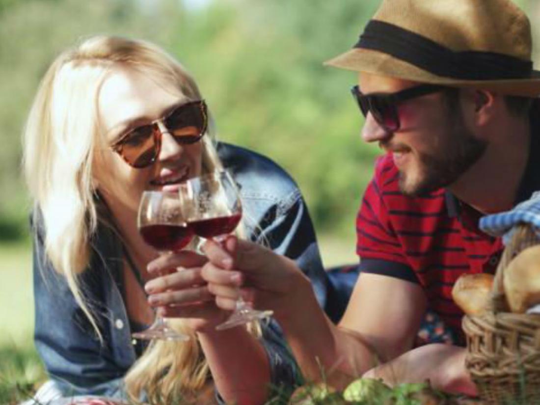 Kako vključiti vino v poletne piknike?