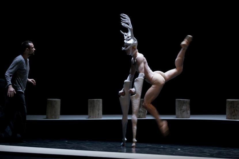 Prizor iz baletne predstave Peer Gynt. 