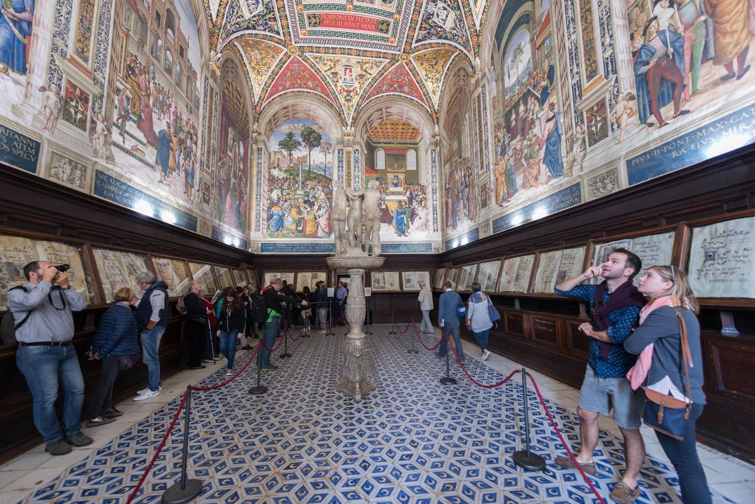 Stolnica v Sieni sodi med največje gotske stavbe v Evropi.