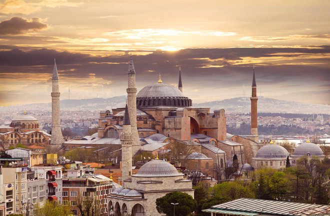 Istanbul že stoletja navdušuje popotnike s svojo bogato kulturo. Foto: Lals Stock/shutterstoc
