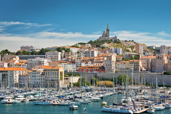 Marseille je živahno obmorsko letovišče v Franciji. Foto: Delpixel/shutterstock
