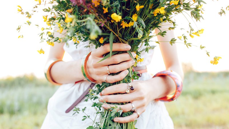 Fotografija: Travniško cvetje je lahko čudovito darilo in lepa gesta, ki sporoča, da ste si za obdarovanca resnično vzeli čas. Foto: Anatoliy Yavlonin/shutterstock 