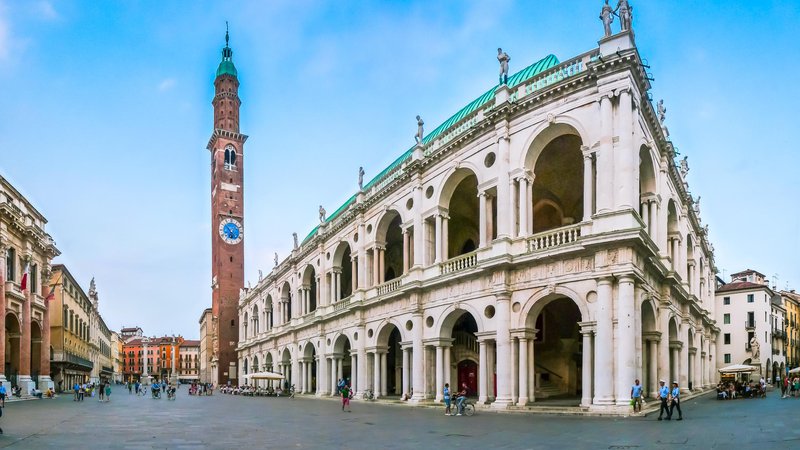 Fotografija: Renesančna palača Basilica Palladiana krasi glavni trg Vicenze. Foto: Shutterstock
