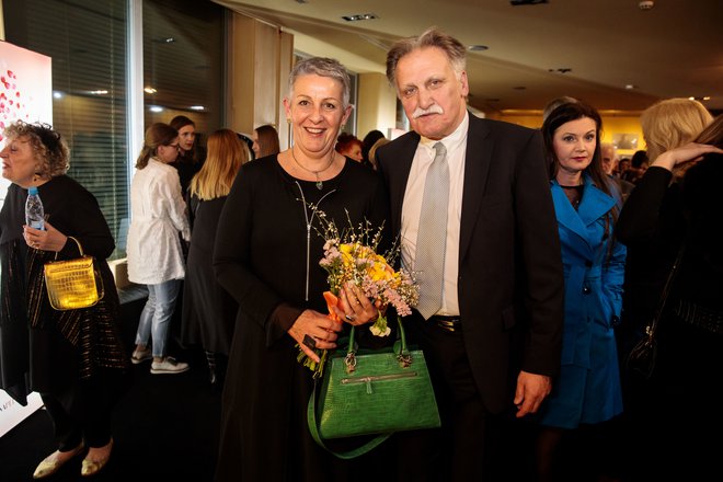 Ena izmed letošnjih Oninih zmagovalk Lidija Jerkič, predsednica Zveze svobodnih sindikatov Slovenije, s soprogom. Foto: Sandi Fišer/mediaspeed