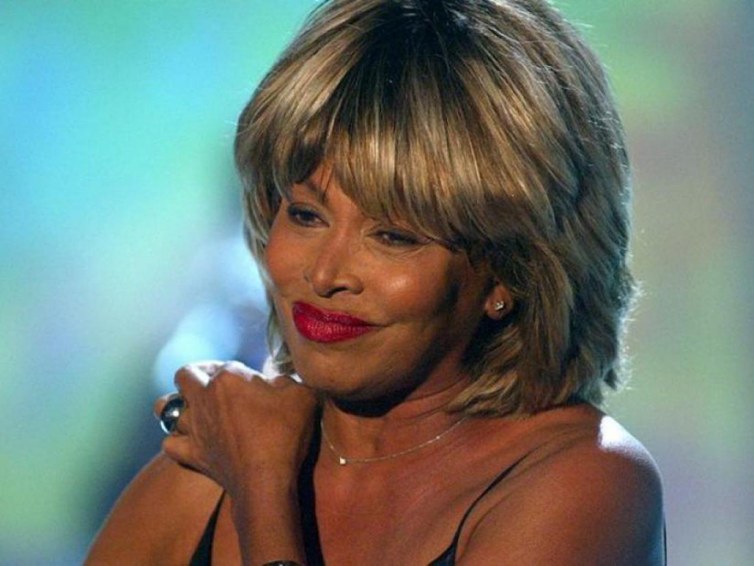 Tina Turner žaluje