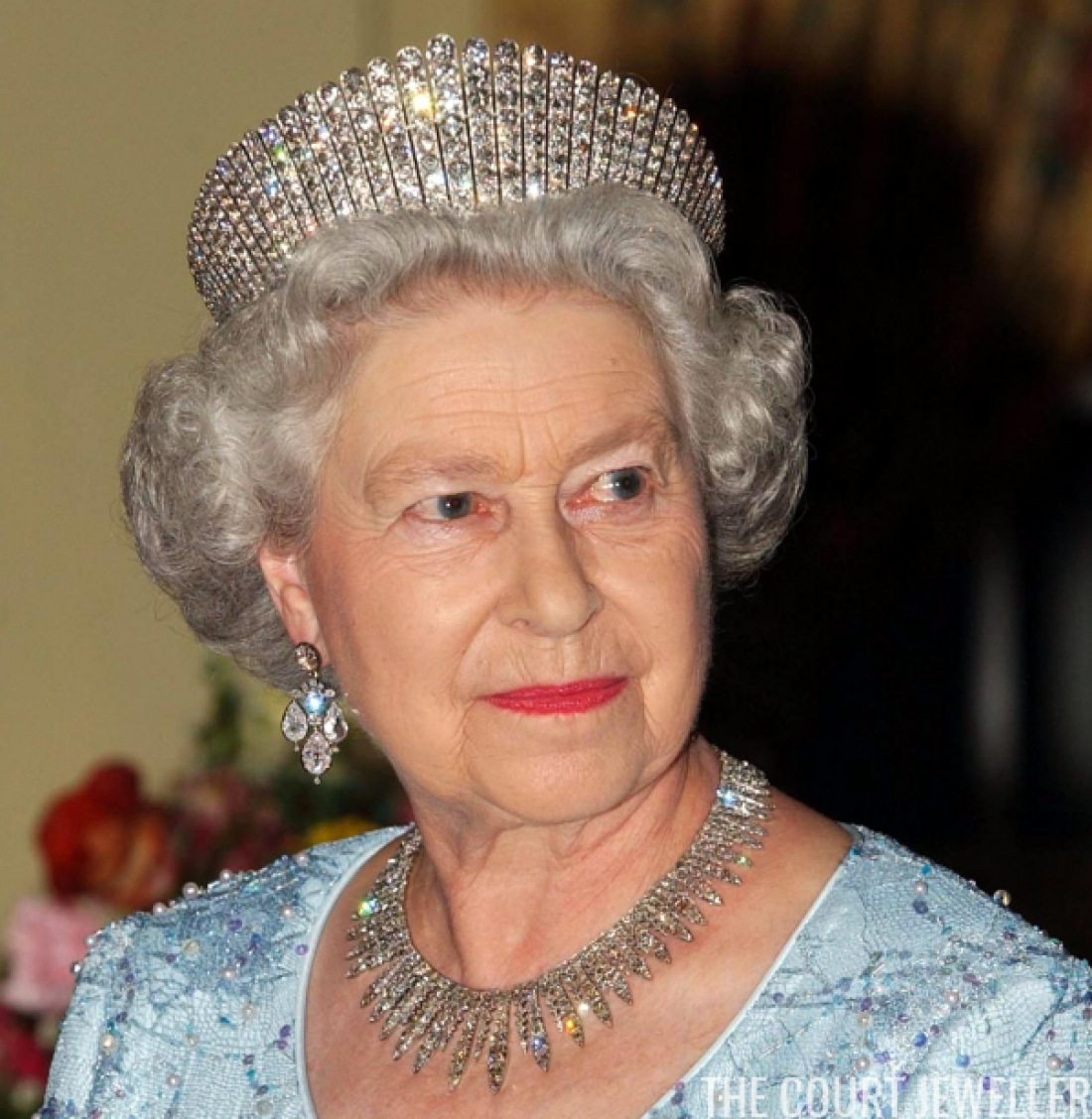 Kraljica tiare v ruskem stilu kokošnika ne nosi rada, ker je zelo težka. Foto: AFP