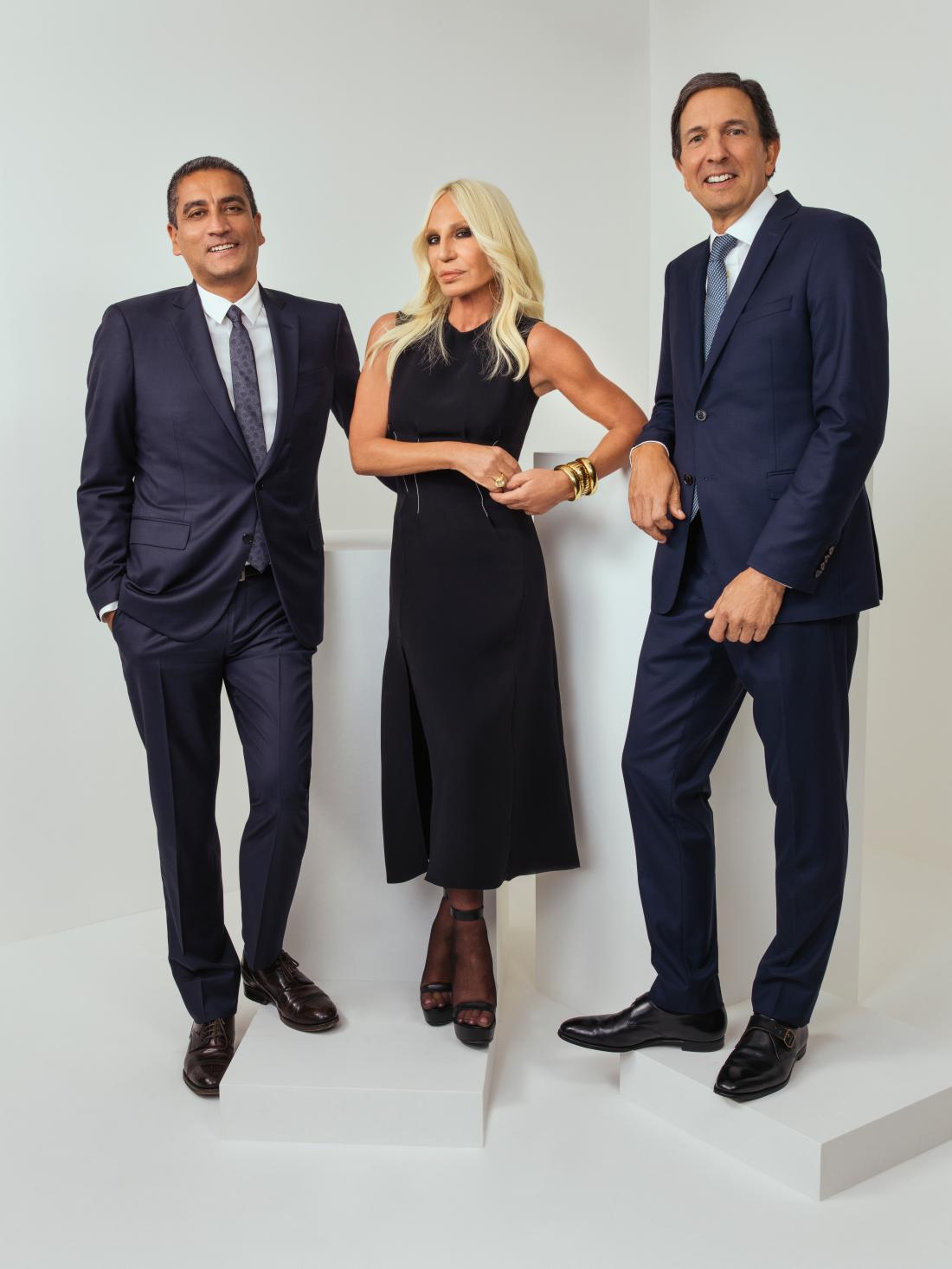 Glavni izvršni direktor Versaceja Jonathan Akeroyd, na čelu kreative modne hiše še vedno ostaja Donatella Versace, združitve pa se veseli prvi moč družbe Michael Kors Holdings Limited John D. Idol. 