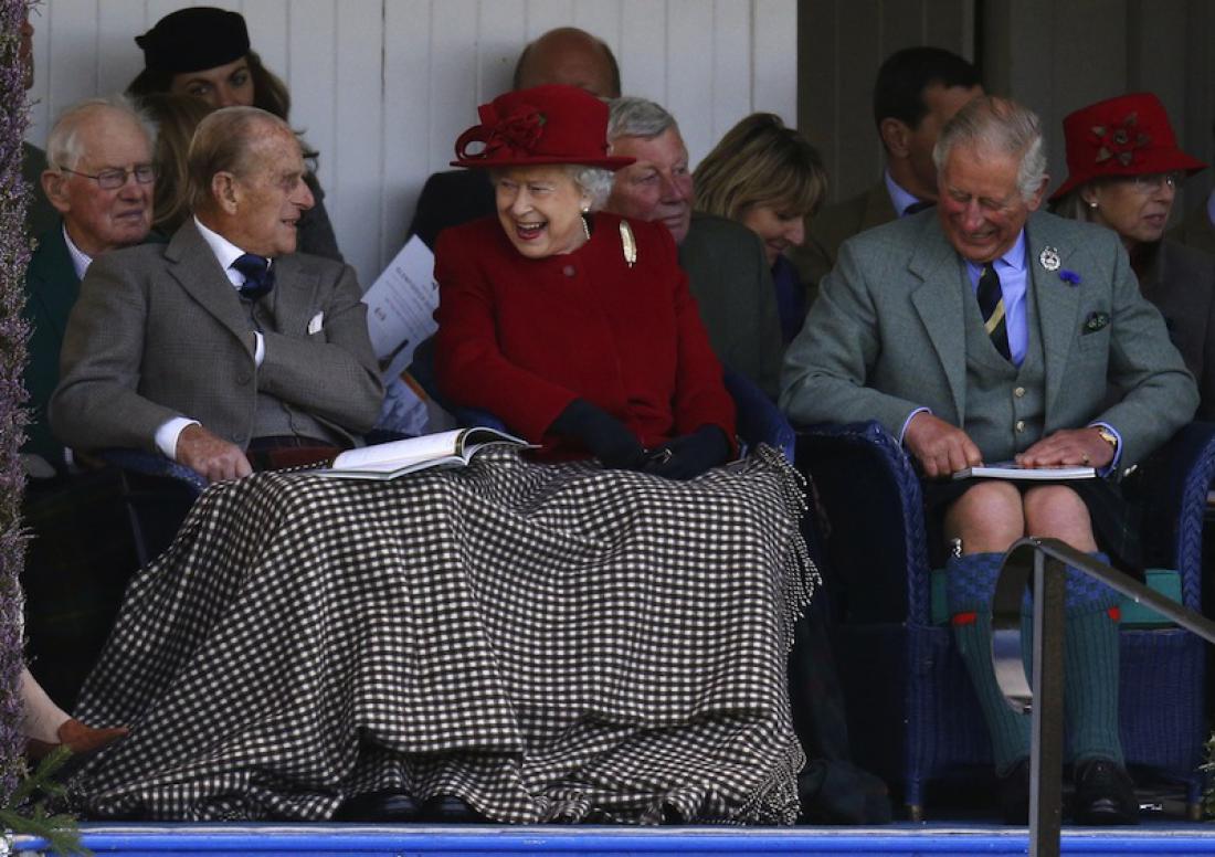 Princ Filip, kraljica Elizabeta II. in princ Charles na tradicionalnem škotskem oddihu v Balmoralu. 