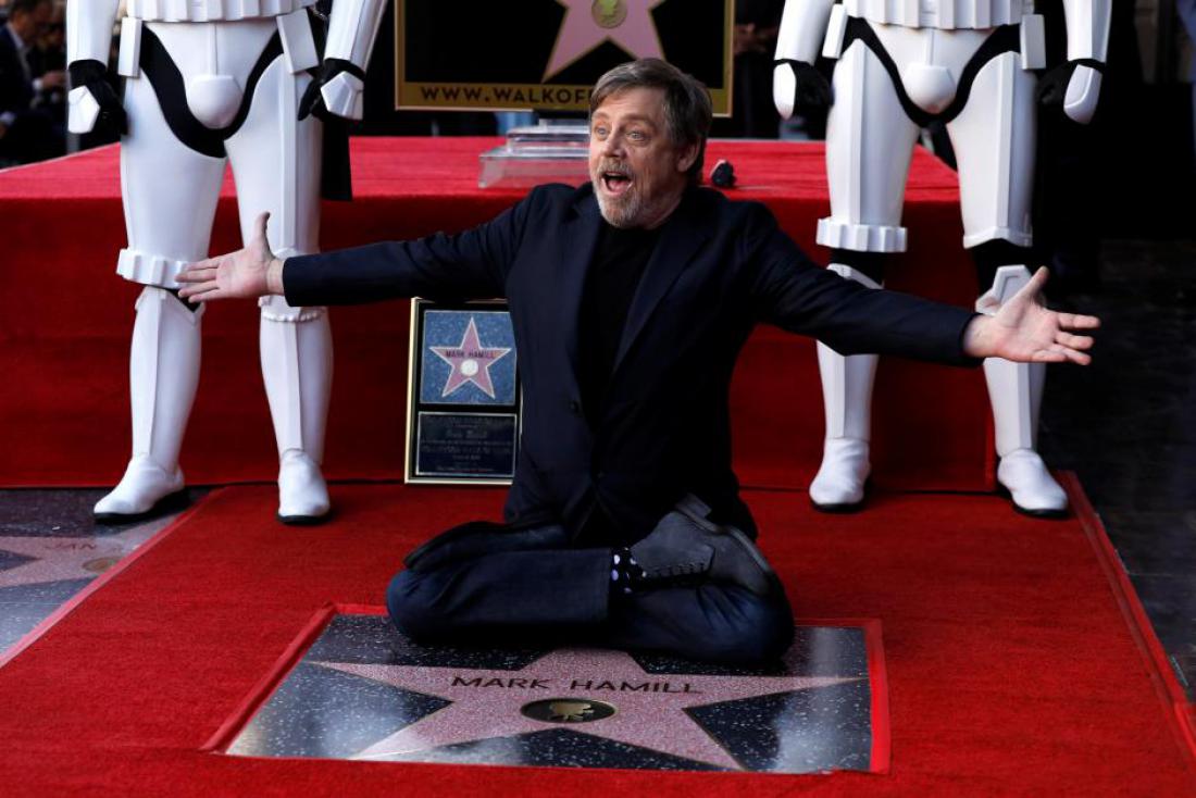 Mark Hamill, ki je ob Carrie Fisher v Vojni zvezd upodobil Lukea Skywalkerja, je svojo zvezdo dobil letos. 