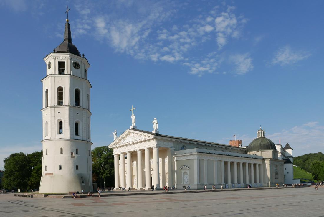 Vilna, glavni trg s katedralo in zvonikom