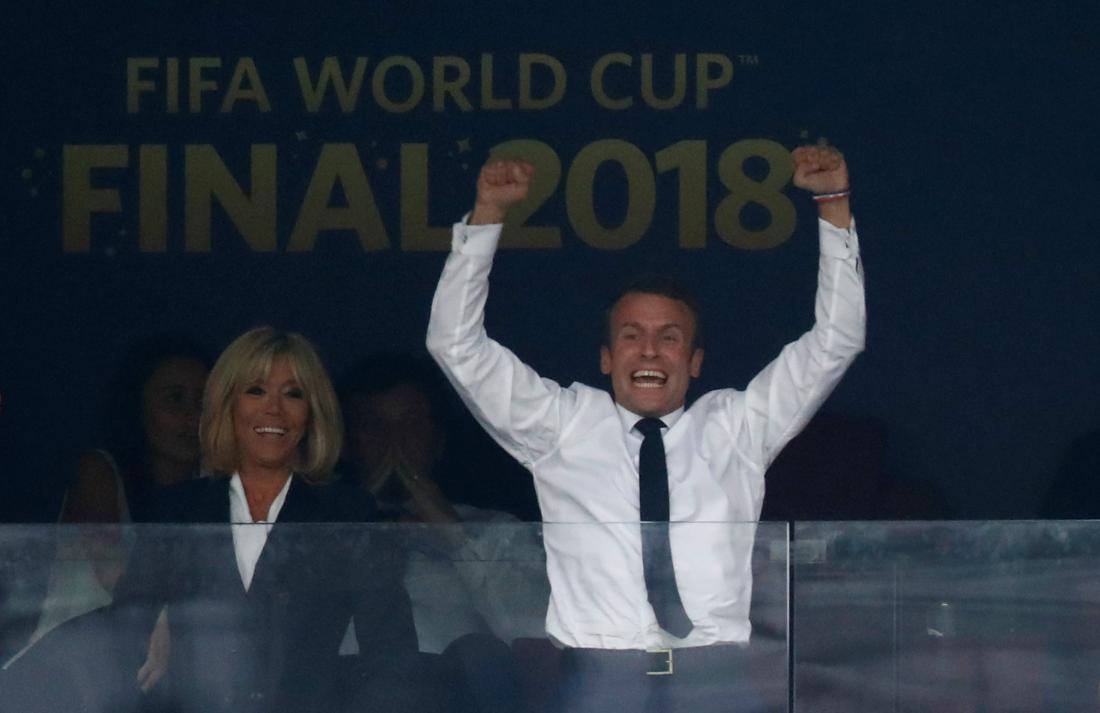 Svojega navdušenja nad nogometom med tekmo ni skrival francooski predsednik Emmanuel Macron, ki je glasno navijal za svojo ekipo. 