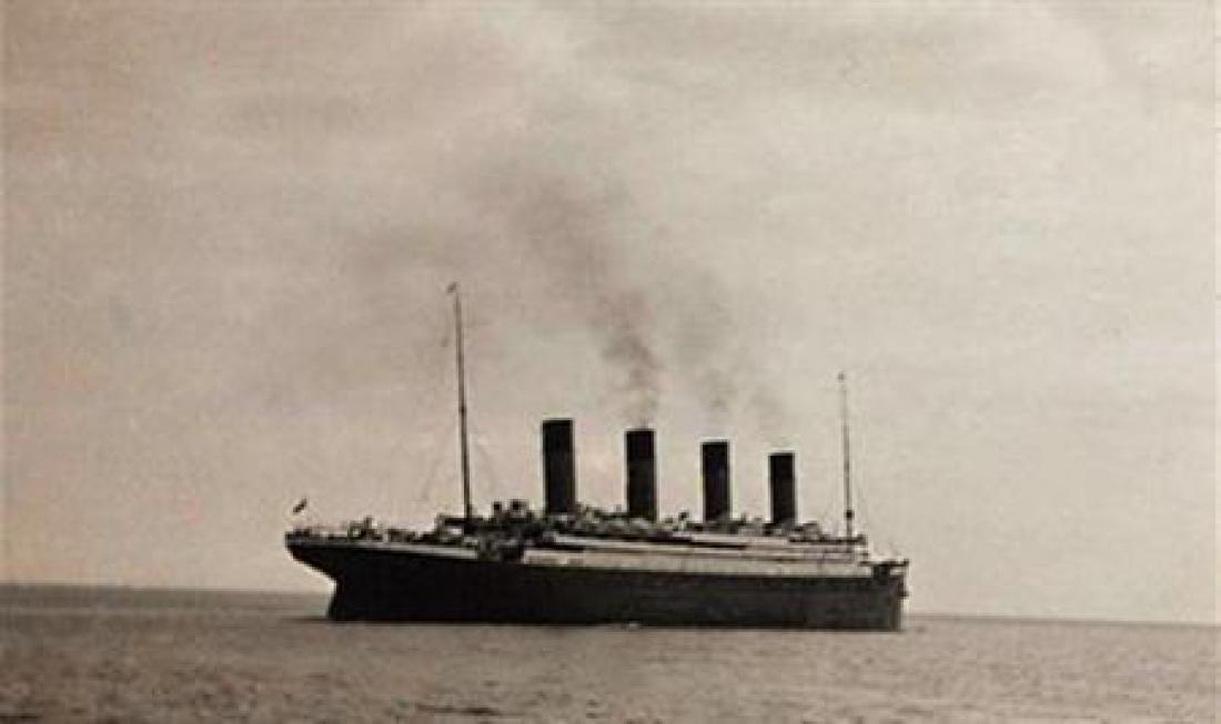 Titanik na svoji prvi in zadnji plovbi aprila leta 1912. 